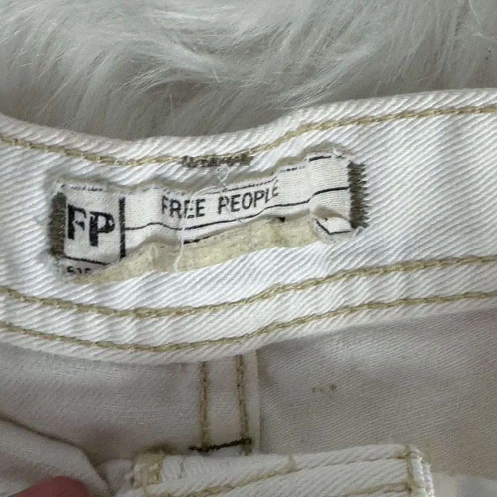 Free People White Distressed Denim Cutoff Shorts Sz‎ 27
